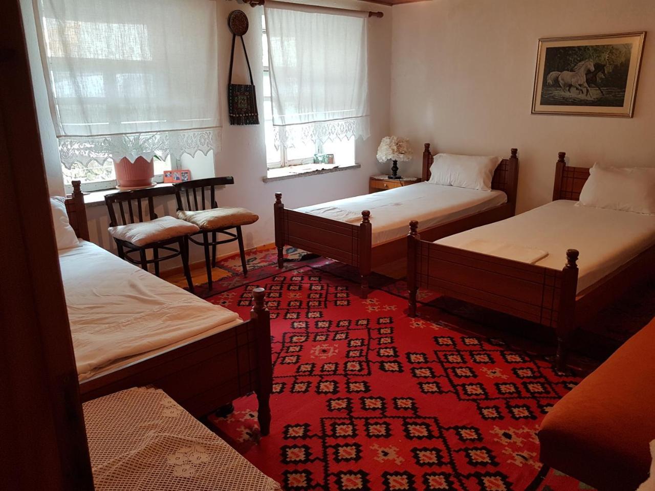 Eva Guesthouse Gjirokastër Eksteriør billede