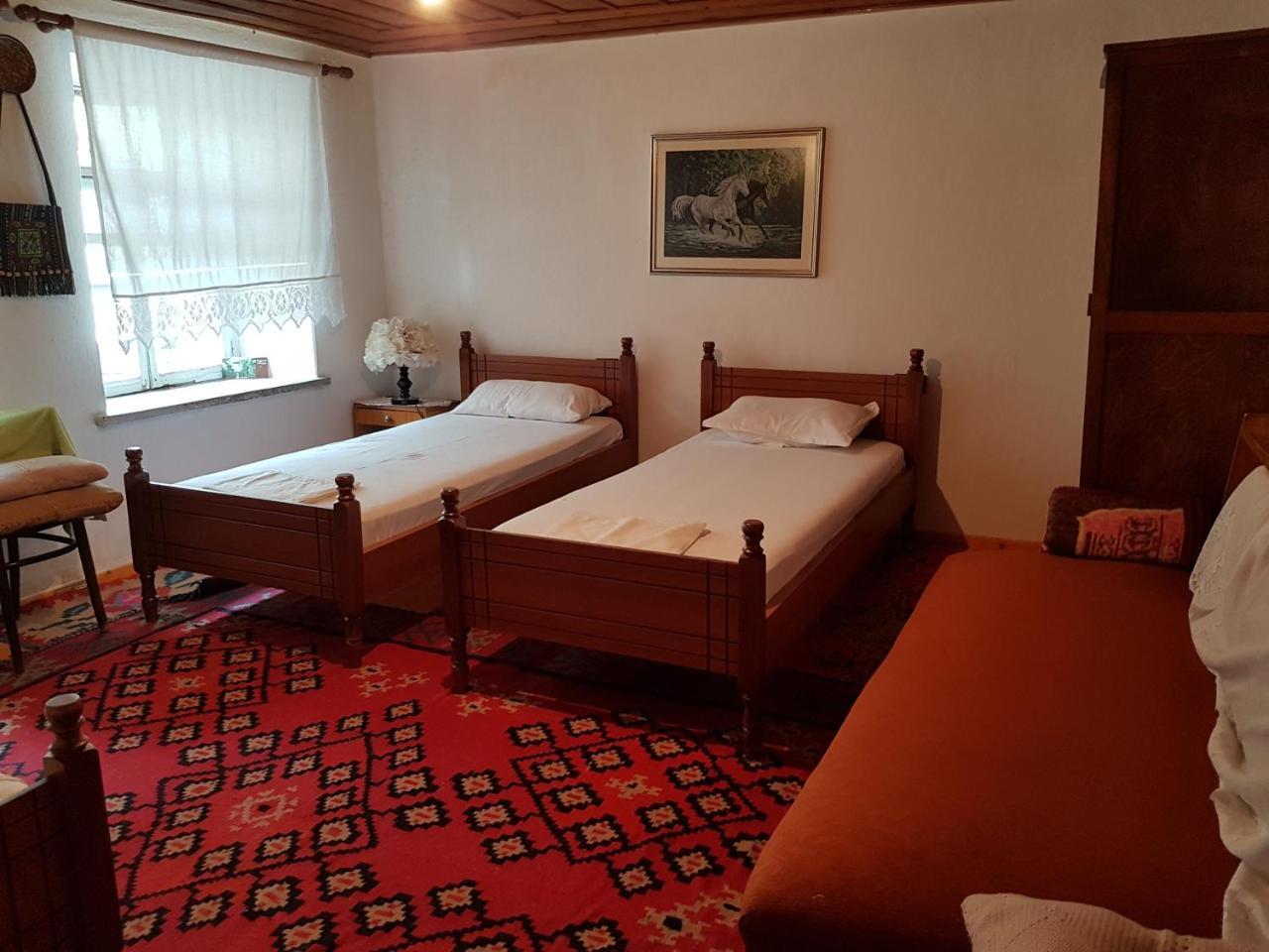 Eva Guesthouse Gjirokastër Eksteriør billede