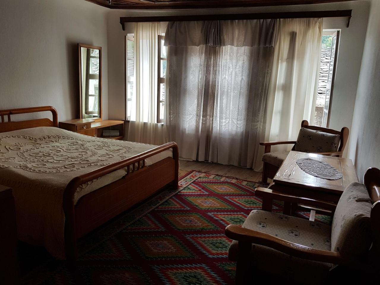 Eva Guesthouse Gjirokastër Eksteriør billede